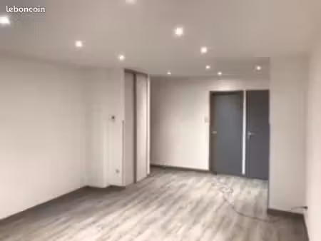 t3 70 m2 rénové - garage - cave - montbrison - 120 000euros