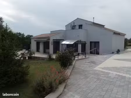 maison sur 12500m2