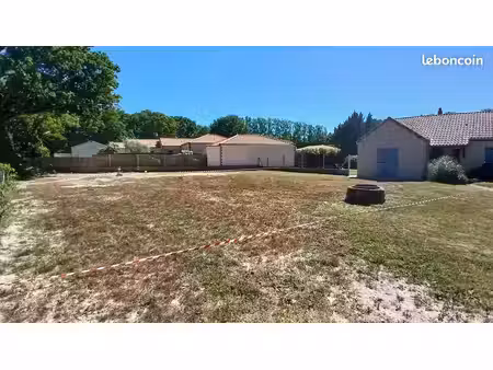 vente terrain 913 m2