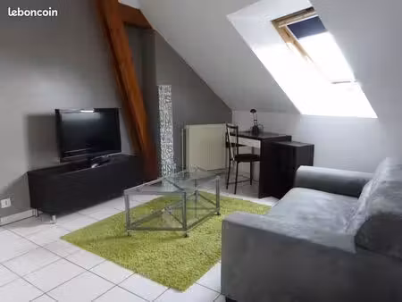 appartement meublé tbe 30 m2 libre de suite