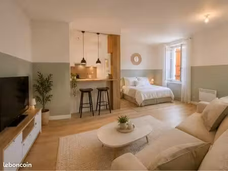 location studio meublé