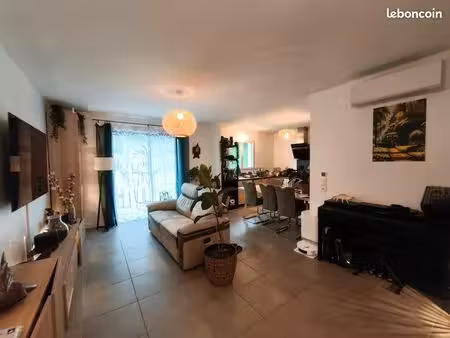 t3 69m² climatisé  balcon + parking privé  saint-sever