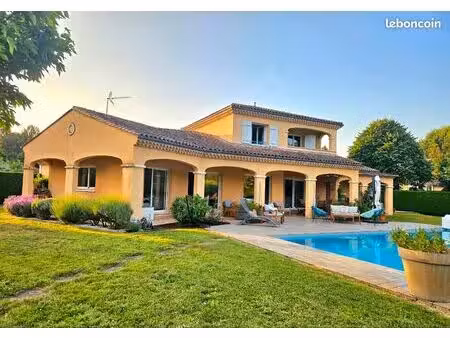 maison 6 pièces  185m2