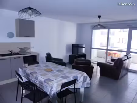 grand 3 pièces moderne  calme  proche arrêt docteur calmette