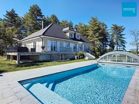 maison 8 pièces 245 m²