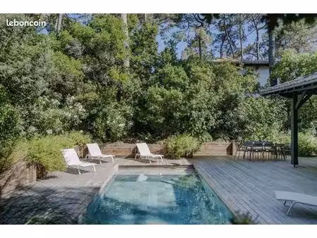 villa 7 pièces 215 m²