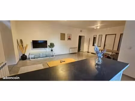 à louer – appartement t3 meublé de 80 m²