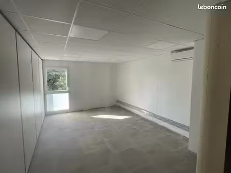 bureaux 127 m²