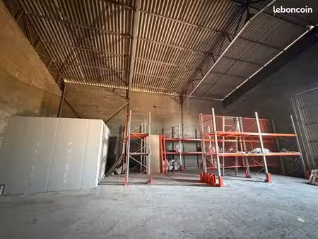 entrepôt 220 m2