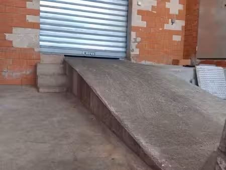 local d'activité ou stockage 200m2 à louer garosud 34070 loyer 1500e
