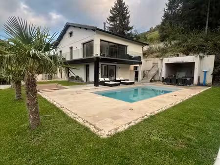 villa contemporaine 200m2 avec piscine