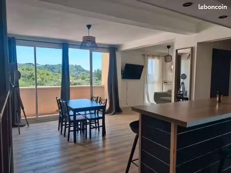 appartement: 4 pièces - 80 m2