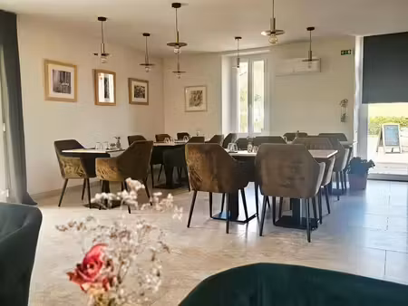 à vendre – fonds de commerce bar-restaurant licence iv avec logement de fonction – berlou 