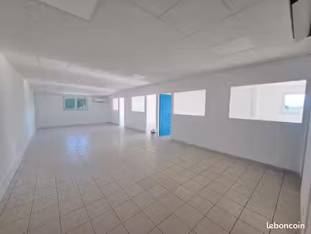 local 112 m²