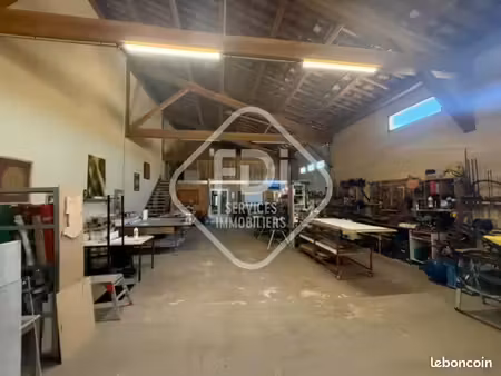 local d'activite 204 m² cournonsec