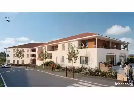 local commercial 114 m² frontonas