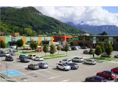 local commercial voiron