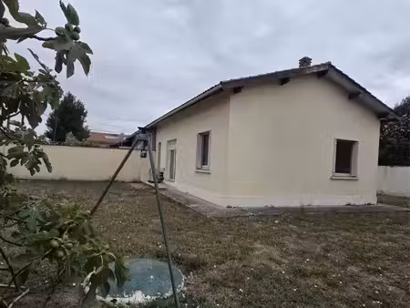 maison à louer (600 ) ou à vendre