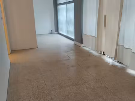 murs commerciaux 97 m² – béziers centre – grande vitrine