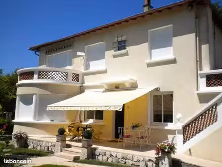 belle demeure familiale de 175 m² avec dépendance de 120 m² et jardin arboré