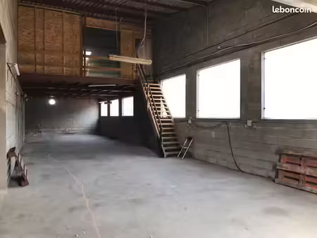 local stockage / atelier / entrepôt 320 m2
