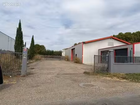 à vendre bâtiment + maison