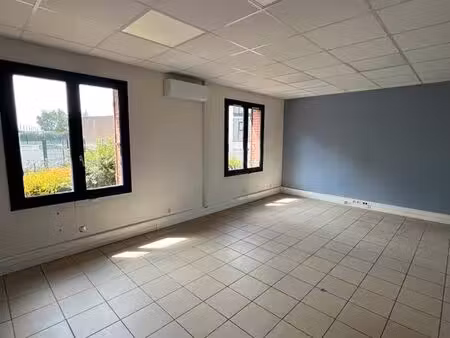 local d'activité 102 m² – bureaux + stockage – forte visibilité – saint-jean-de-braye