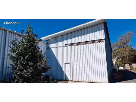entrepôt / local de stockage — 110 m² — accés camions-dans parc clos-proximité immédiate r