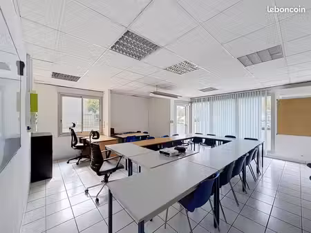 local commercial 133 m² cenon