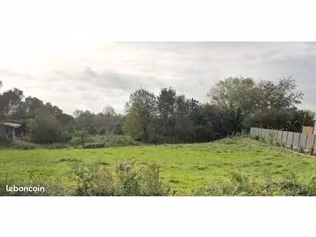terrain 1 090 m² cambernon