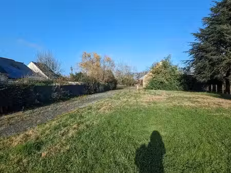 terrain à bâtir de 545 m² à la menitre (49)