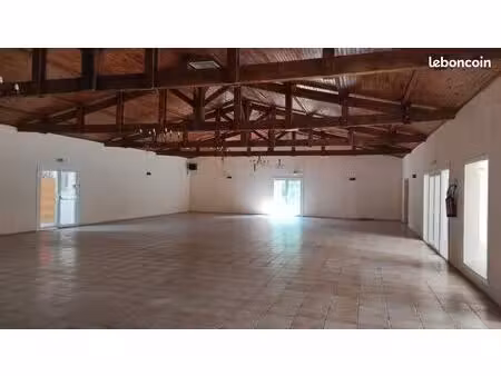 location local commercial