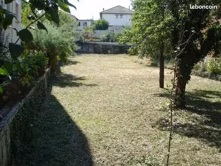 terrain constructible 552 m2 proche centre