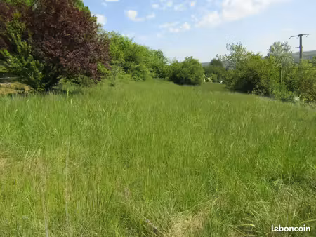 beau terrain non constructible de 2000 m2 à faycelles
