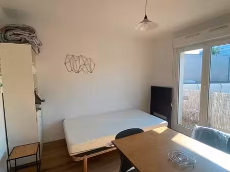 studio angers avec balcon et place parking