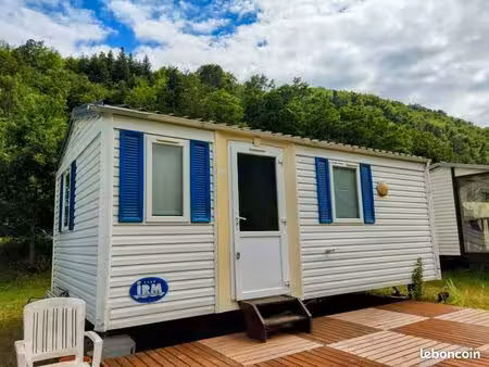 baisse de prix de 900 euros pour un mobilhome large de 4 m2  une terrasse de plus de 24 m2