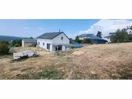 maison familiale de 153 m² – 4 chambres – garage de 90 m² – terrain de 1 300 m² – rieutort