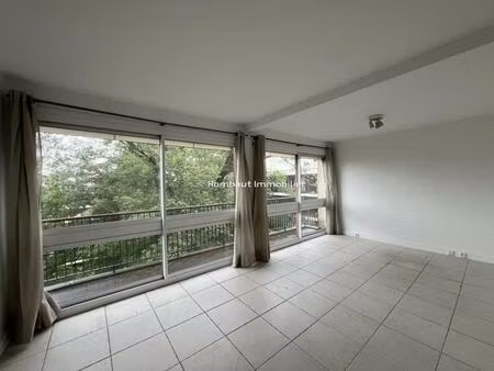 appartement 2 pièces avec cave et parking la celle-saint-cloud