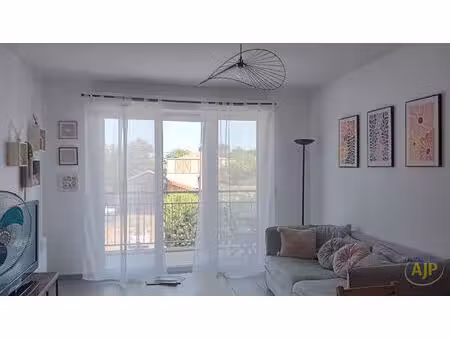 sanguinet centre ville apt t3 meublé