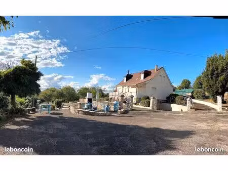 maison clim piscine chauffée abrité et isolation extérieur un gîte en plus