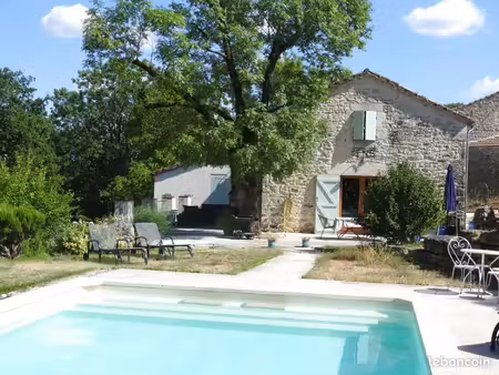 propriété 5 pièces 175 m²