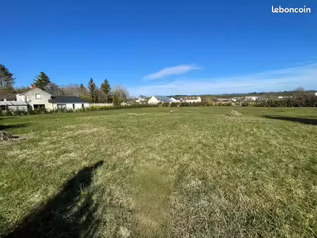 terrain 4 870 m² distre