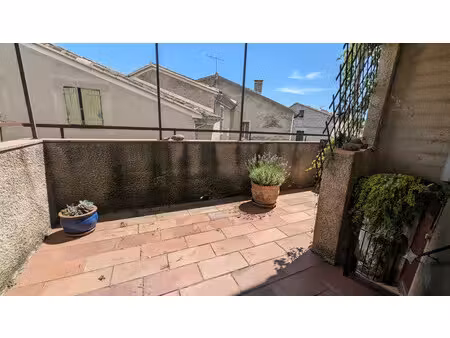 t3 avec terrasse et cave au calme absolu