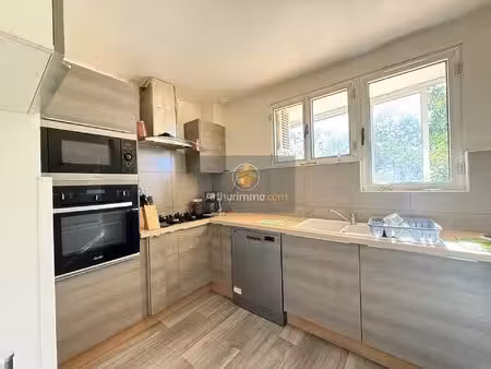 appartement lumineux 3 chambres à pont-saint-esprit