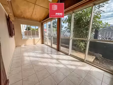maison de plain-pied 3 pièces à rénover avec terrain de 125 m² dans un environnement calme