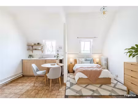 studio - dernier étage avec ascenseur - boulevard de courcelles  paris 17e