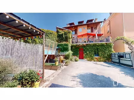 appartement style maison 5 pièces avec extérieur