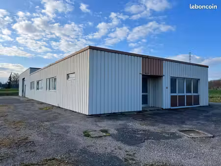 location entrepôt 450m2 et bureaux clefmont