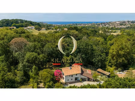 arbonne / bidart - propriété rénovée de 280 m² avec dépendance de 40 m² sur 3 413 m²