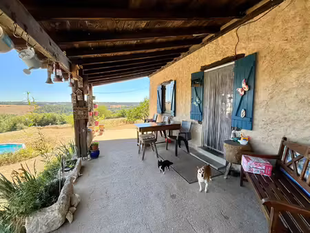 maison individuelle avec 2 5 hectares  grange 